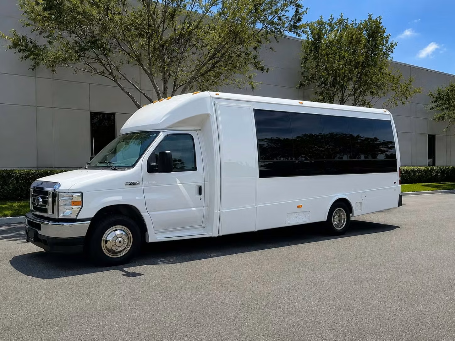 brownsburg 15 passenger minibus rental