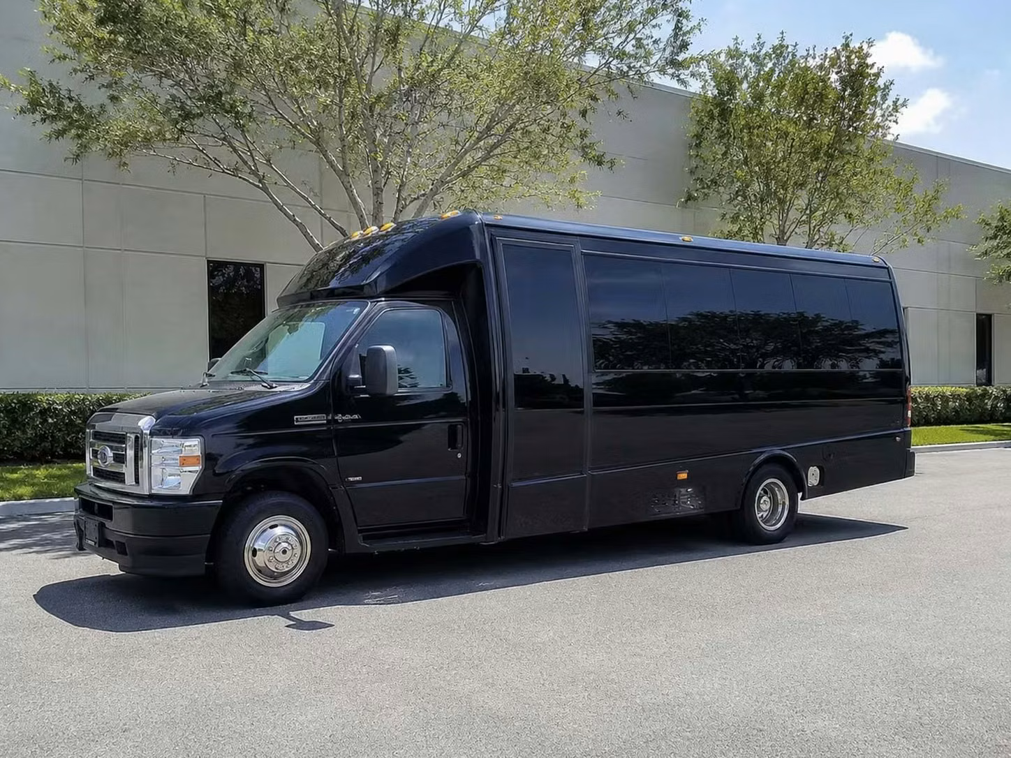 brownsburg 18 passenger minibus rental