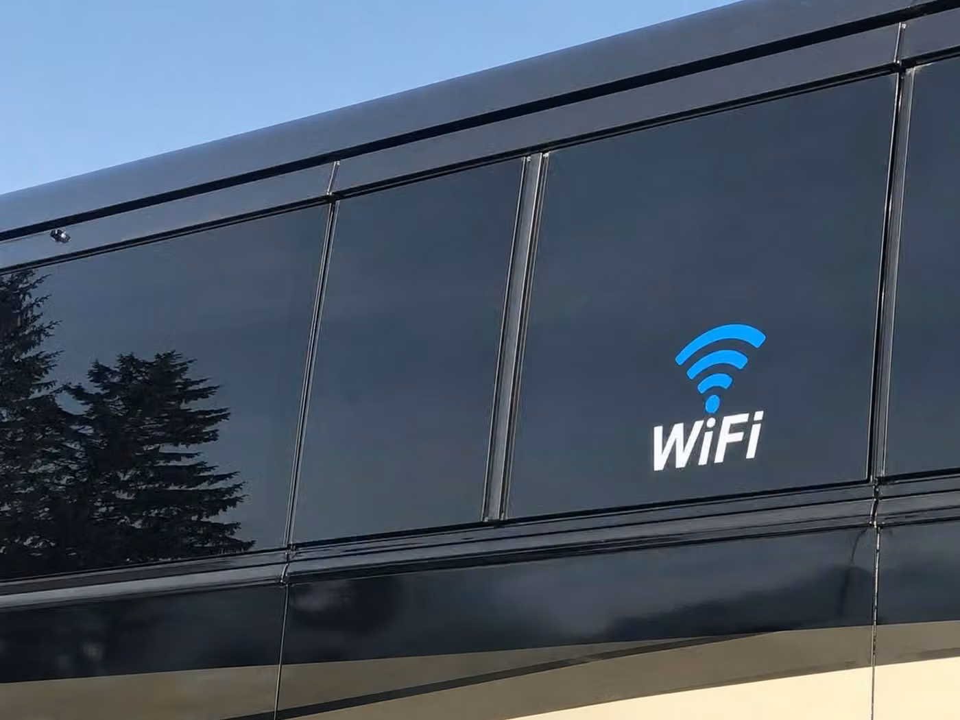 brownsburg 25 passenger minibus wifi